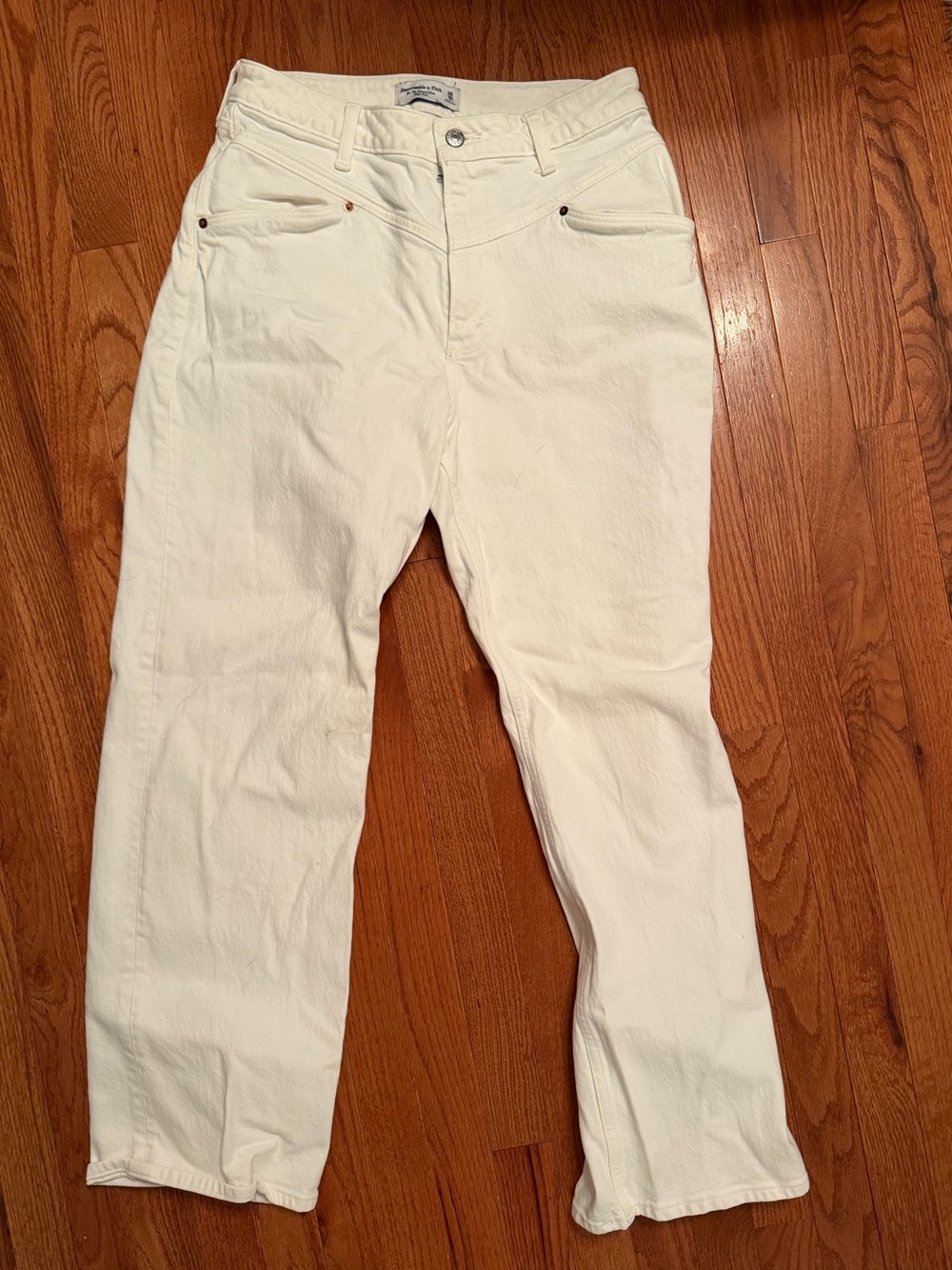 Abercrombie Curve Love High Rise 90s
Relaxed Jean Ecru with Front Yoke cream - Picture 3 of 9
